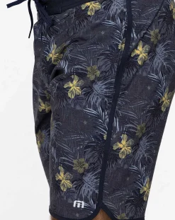 TravisMathew Becan Ruins Boardshort><noscript><img width=