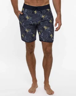 TravisMathew Becan Ruins Boardshort><noscript><img width=